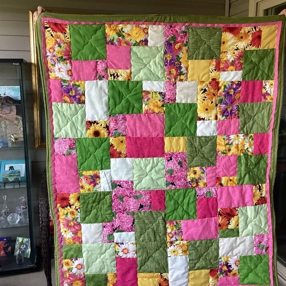 NWT Hand Crafted Field of Flowers Floral Patchwork Quilt - Greens Pinks, Yellows